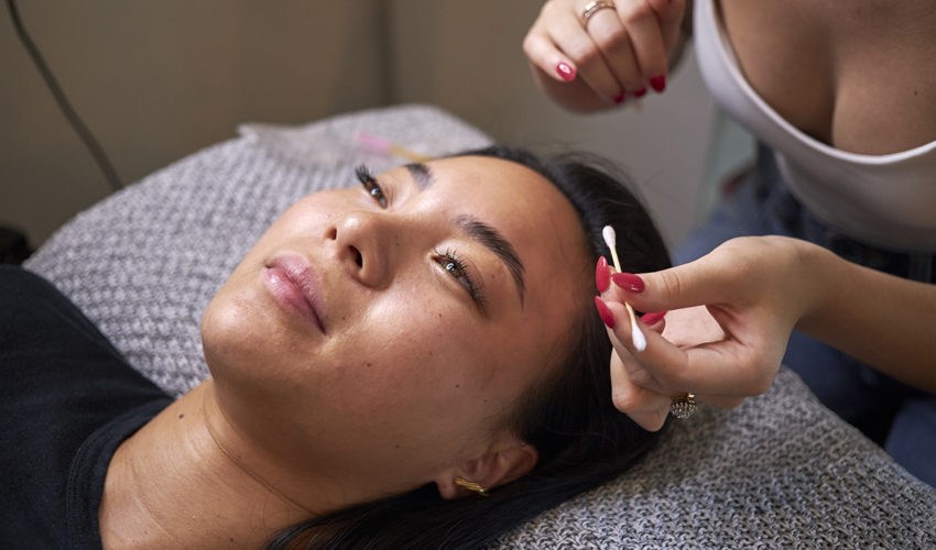 enroute laminated brows