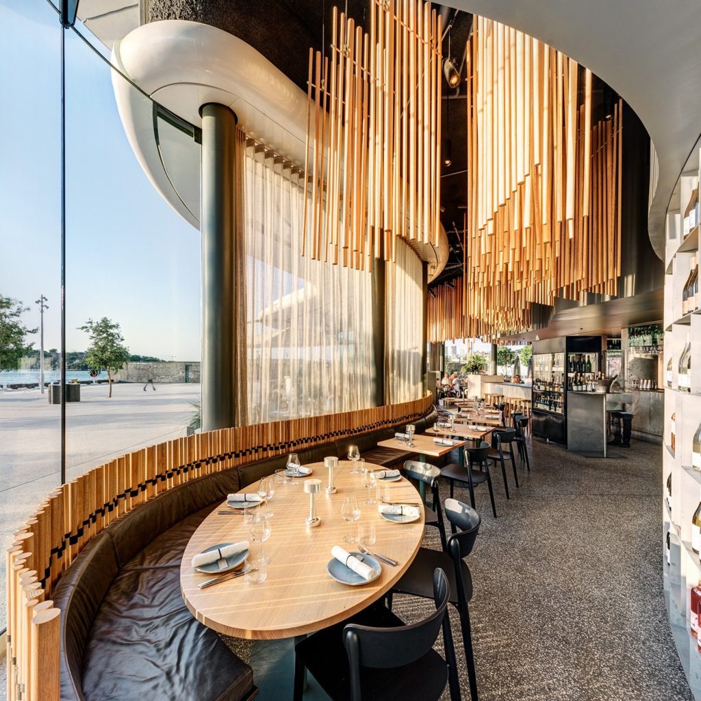 En-Route Cirrus Dining
