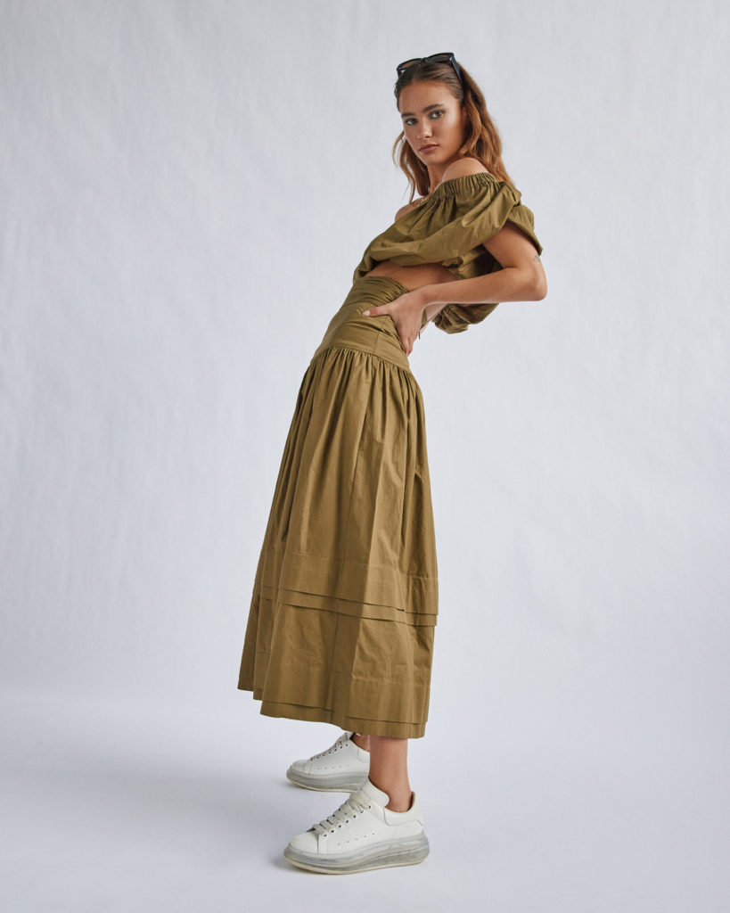 8 Dress & Sneaker Combos for Summer shona joy en-route