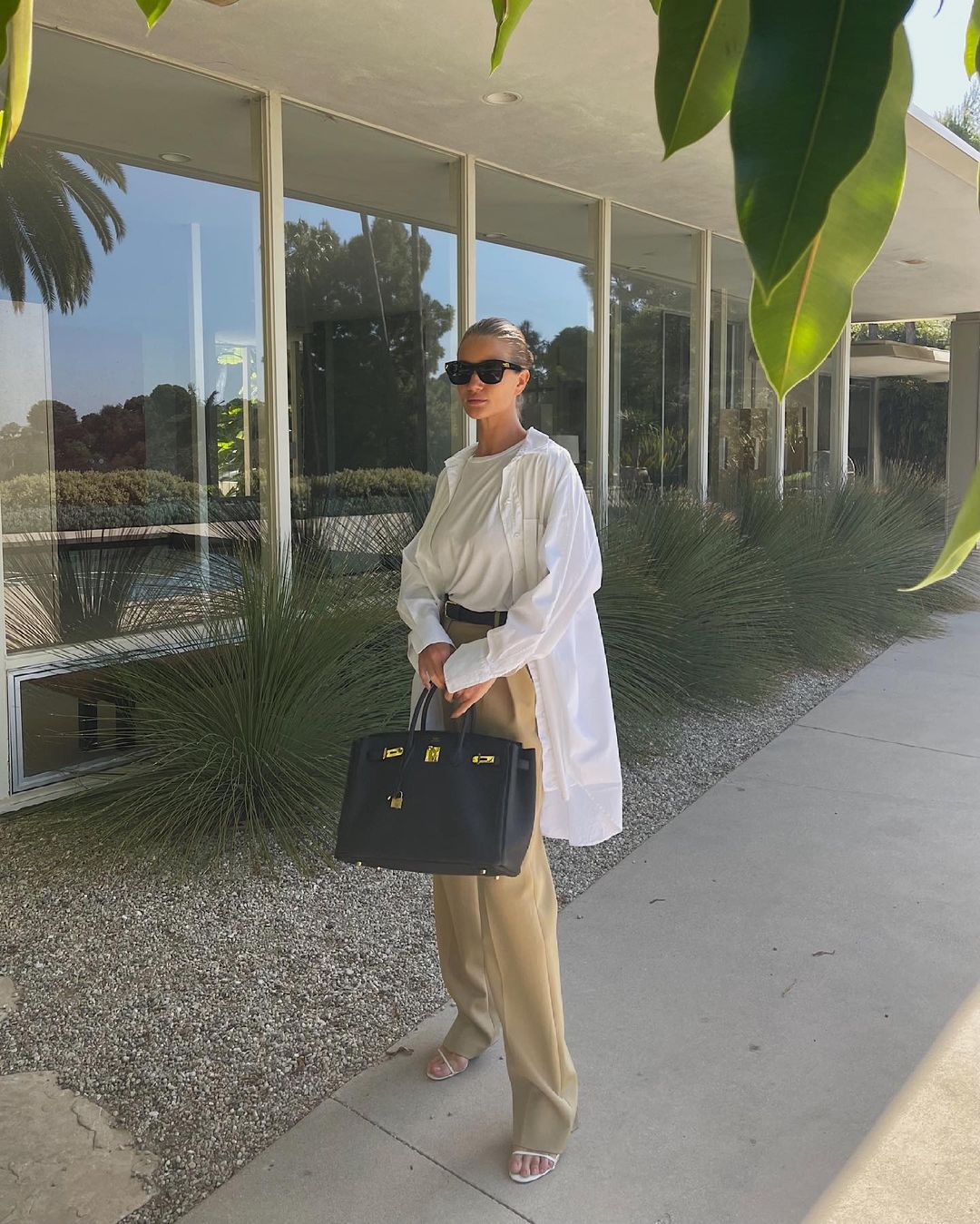 Rosie Huntington-Whiteley en-route