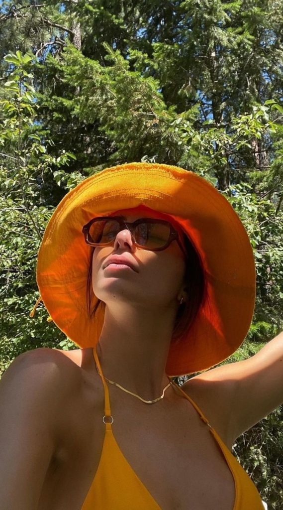 en-route-kendall-jenner-bucket-hat-trend