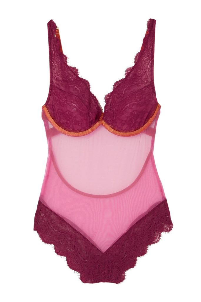 dora-larsen-lingerie-enroute