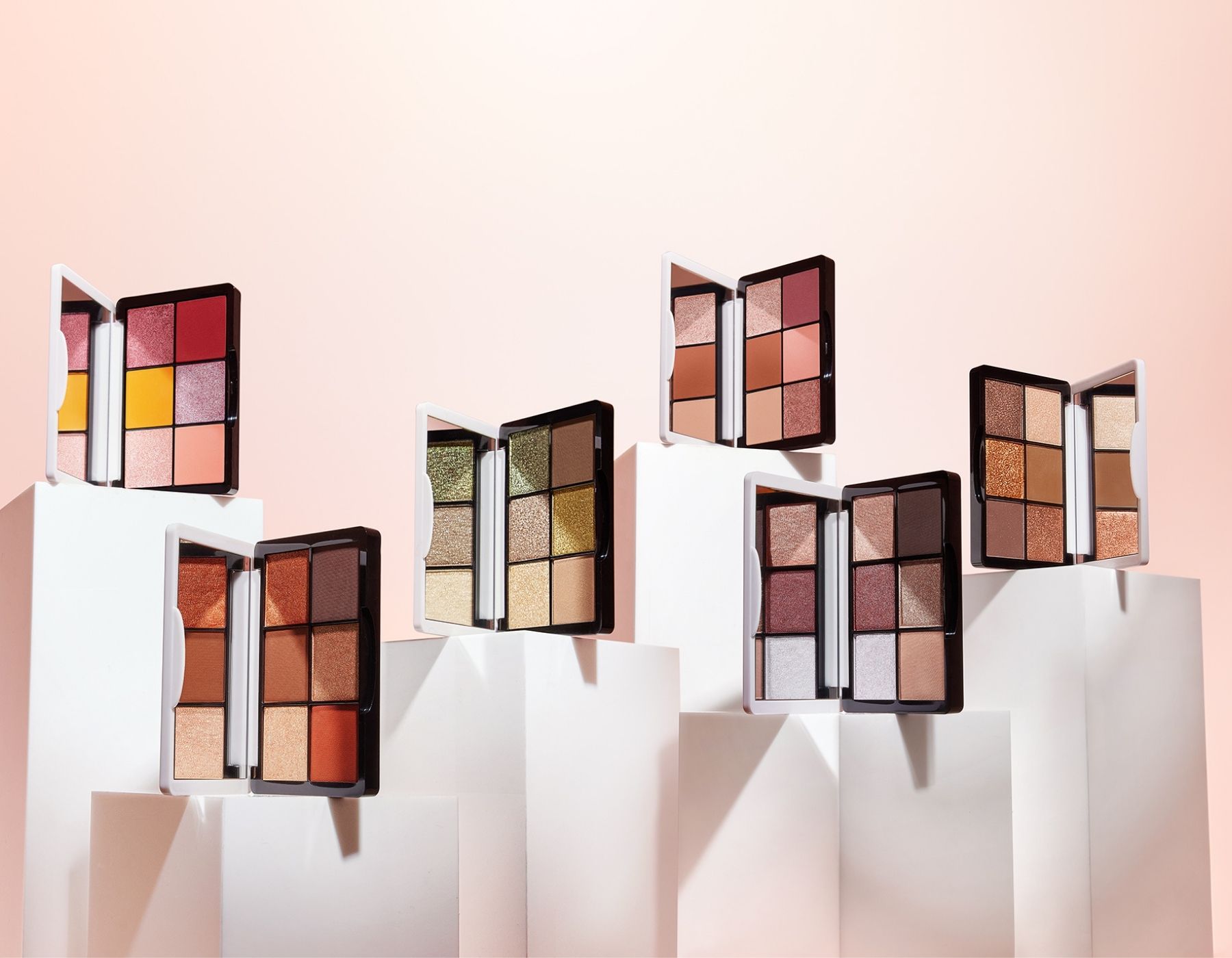 mecca-max-eye-shadow-palette-enroute