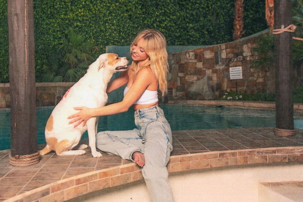 En-Route Header Sydney Sweeney
