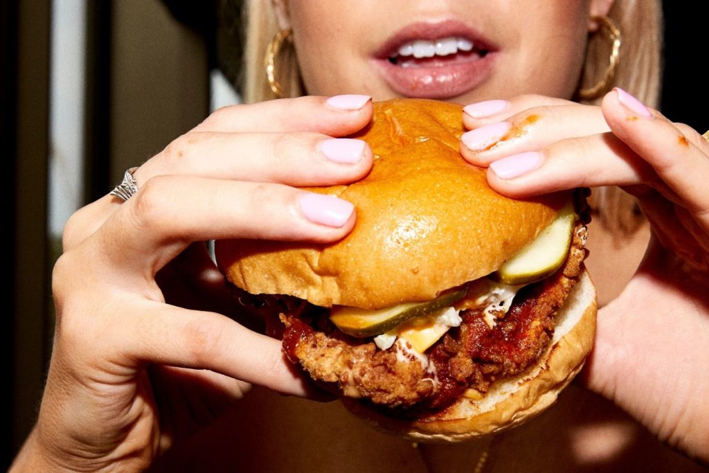 En-Route-binge-eating-poor-diet