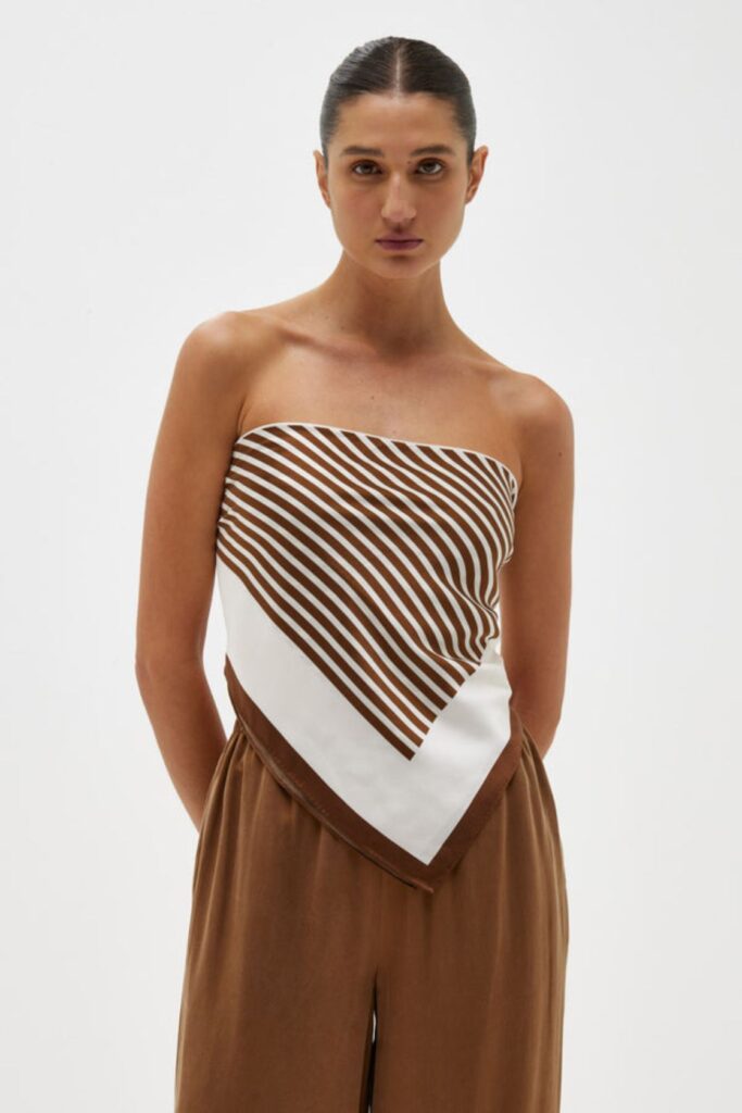 assembly-label-scarf-top-enroute