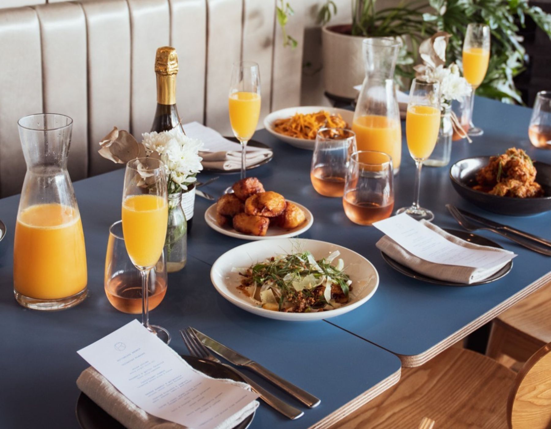 Top 10 Bottomless Brunch Spots For Unlimited Fun And Delicious Eats ...